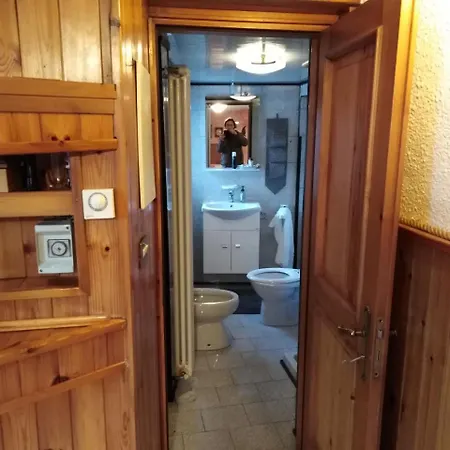 Maison Adrien מונז'ובט